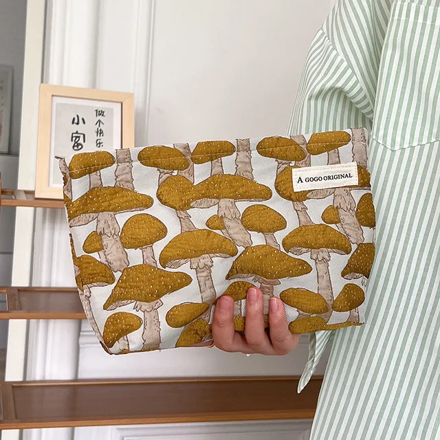 Sac Champignon Jaune à Cosmétiques 26cmx19cm
